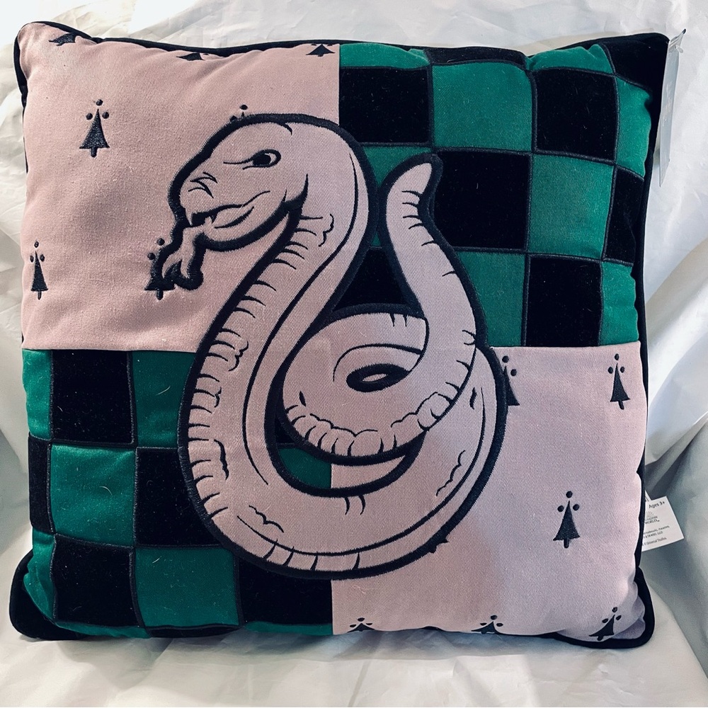 Universal Studios Harry Potter Slytherin House Decorative Pillow New with Tag